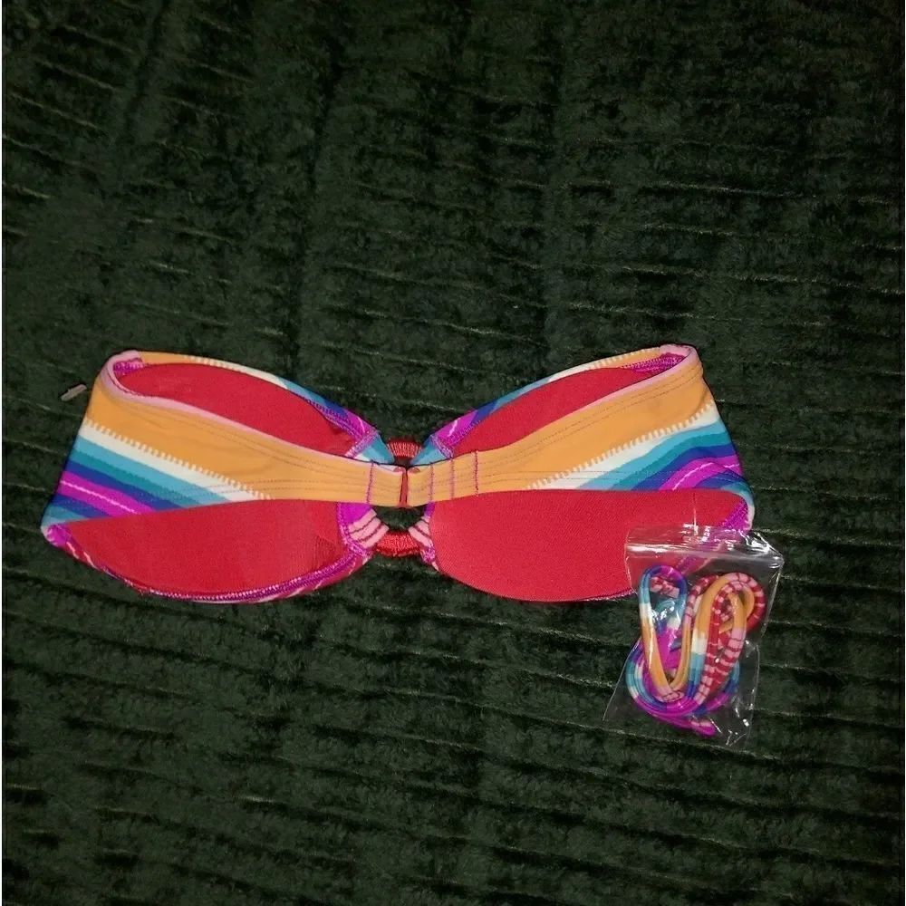 ⬇️⬇️⬇️Striped Bandeau Bikini Top - Picture 2 of 2